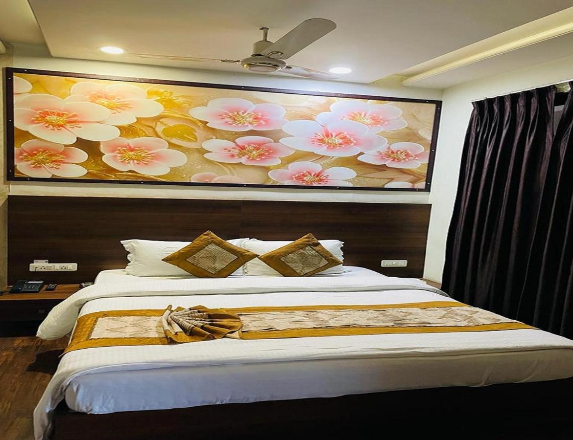 Hotel Babul Inn, Gondia Extérieur photo