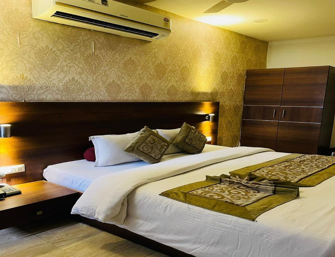 Hotel Babul Inn, Gondia Extérieur photo