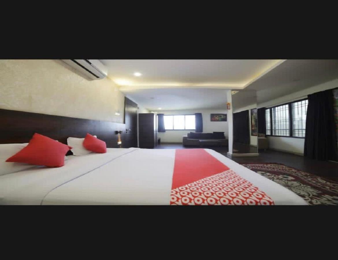 Hotel Babul Inn, Gondia Extérieur photo