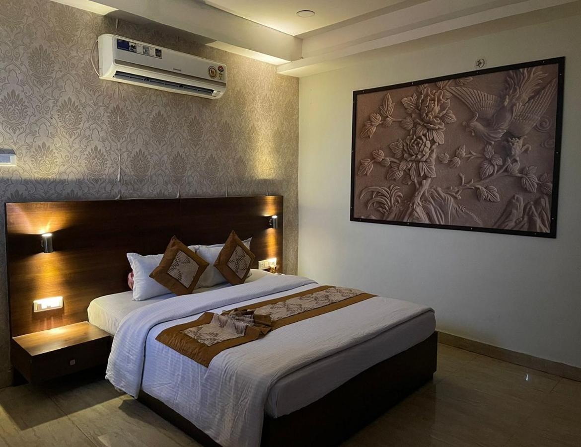 Hotel Babul Inn, Gondia Extérieur photo