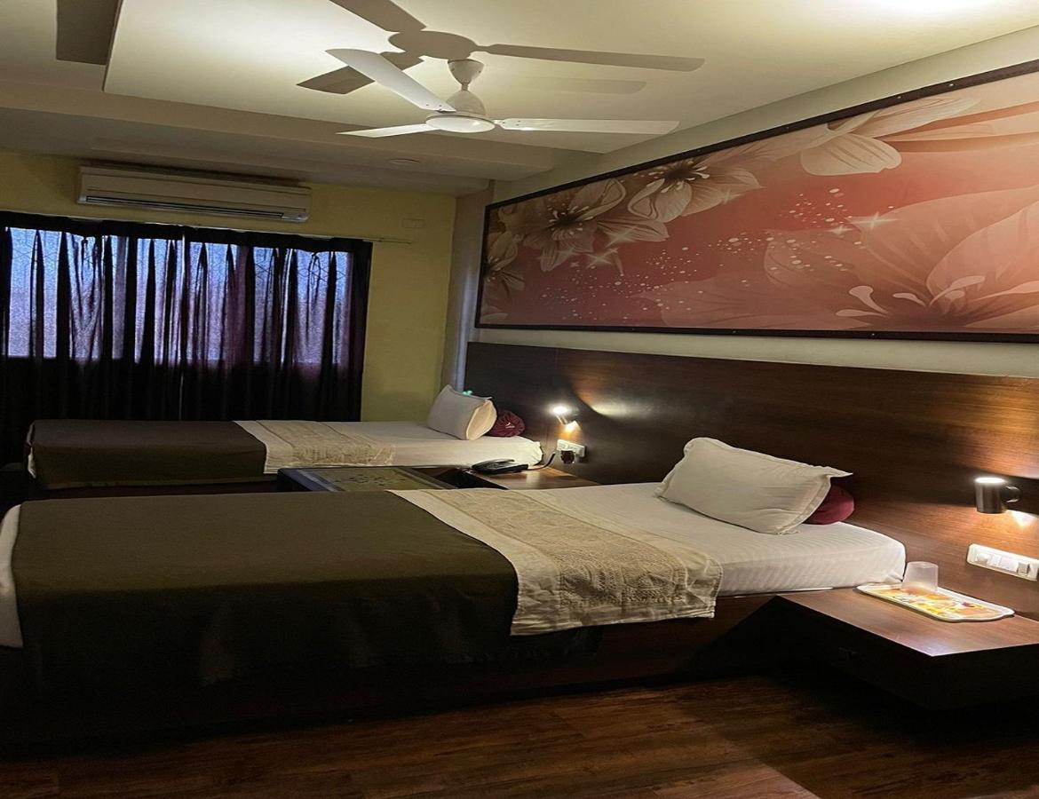 Hotel Babul Inn, Gondia Extérieur photo
