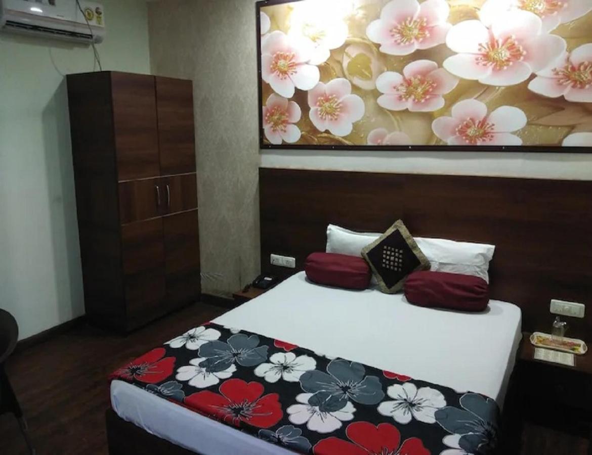 Hotel Babul Inn, Gondia Extérieur photo